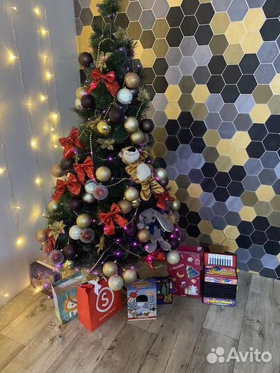 Елка искусственная 1,80 м + новогодний венок