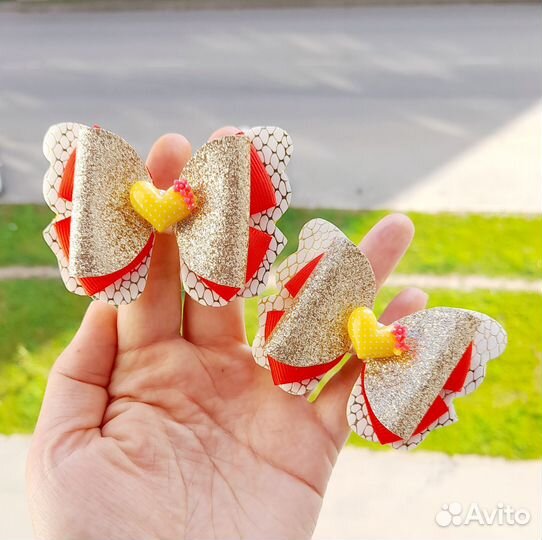 Бантики с бабочками золотые бантики