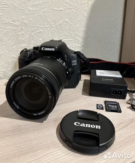 Canon EOS 600D Kit EF-S 18-135mm f/3.5-5.6 IS