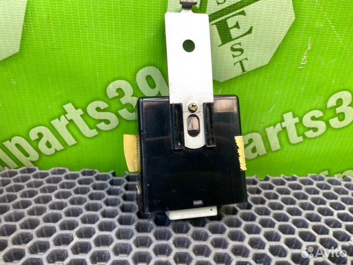 Блок управления центральным замком Mazda Mpv LW5W