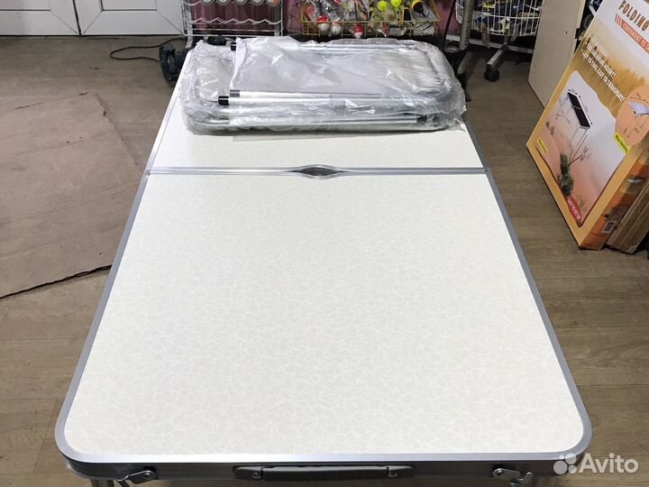 Стол чемодан