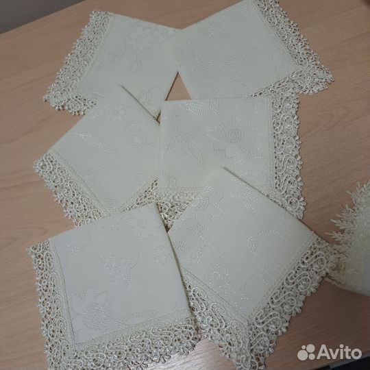Скатерть с кружевом