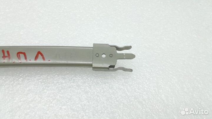 Направляющая стекла двери передняя правая Nissan