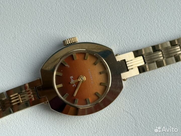 Часы золотые СССР Заря новые