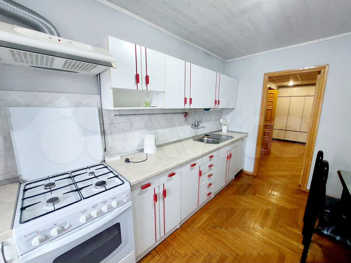 2-к. квартира, 80 м², 3/5 эт.