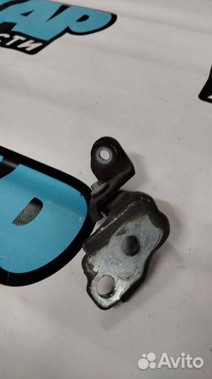 Петля двери Ford Mustang 6 рест. 2018