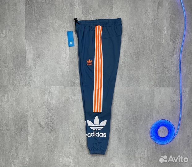 Спортивные штаны adidas