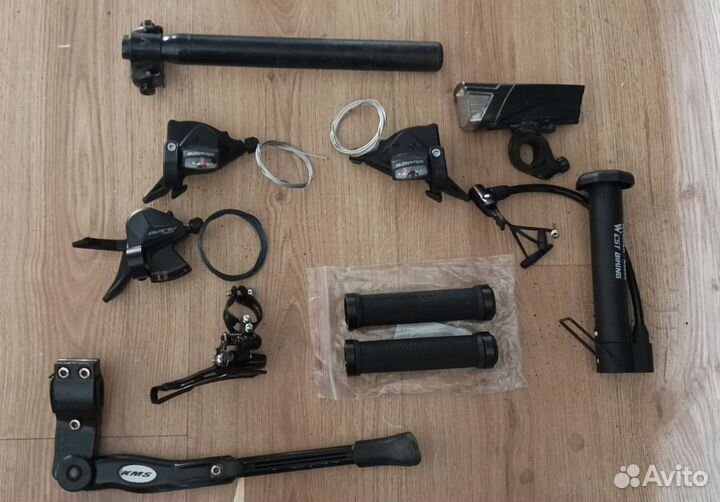 Запчасти для велосипеда (манетки, грипсы, насос)