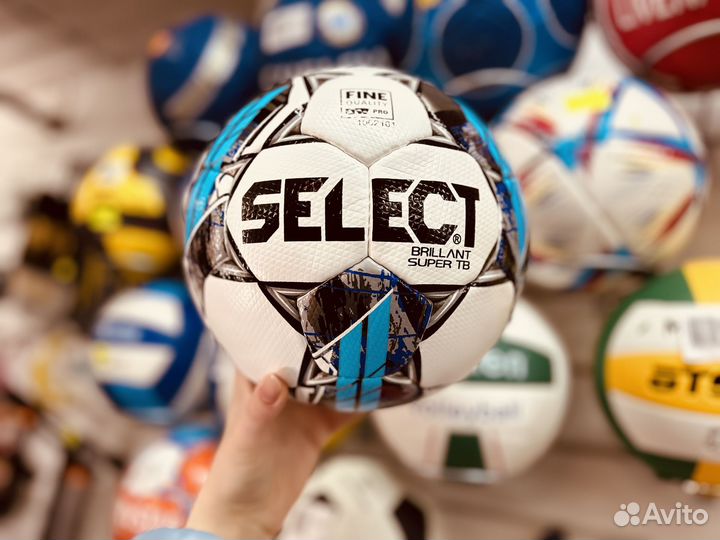Новый футбольный мяч Select