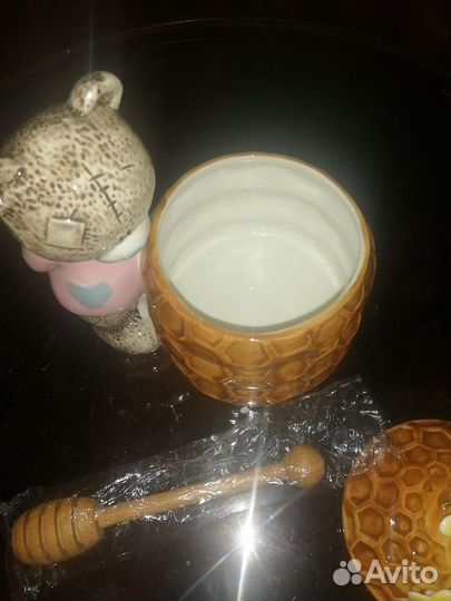 Фарфоровая банка для меда