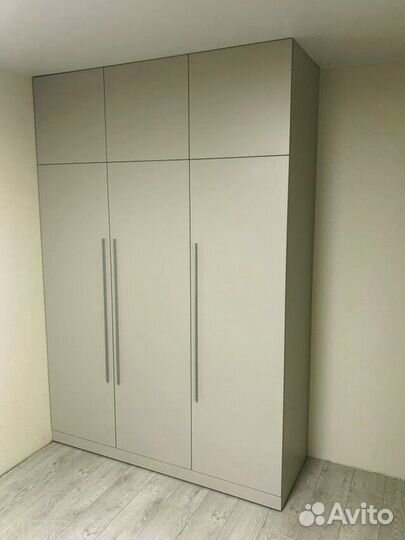 Шкафы распашные на заказ