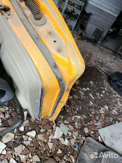 Дверь водительская на джили Эмгранд ес7