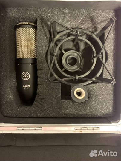 Студийный микрофон akg p220