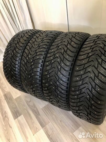 Nokian Tyres Hakkapeliitta 8 SUV 215/65 R17