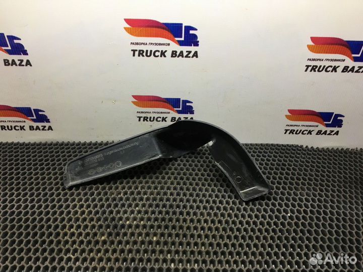 Крышка кронштейна зеркала левая