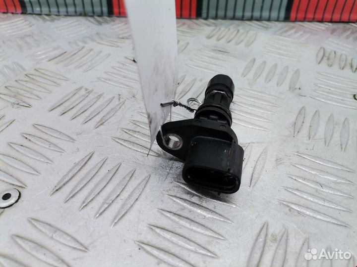 Датчик распредвала Nissan Almera Tino V10 рест