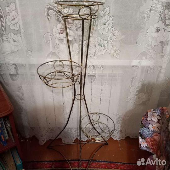 Подставка для цветов напольная металлическая
