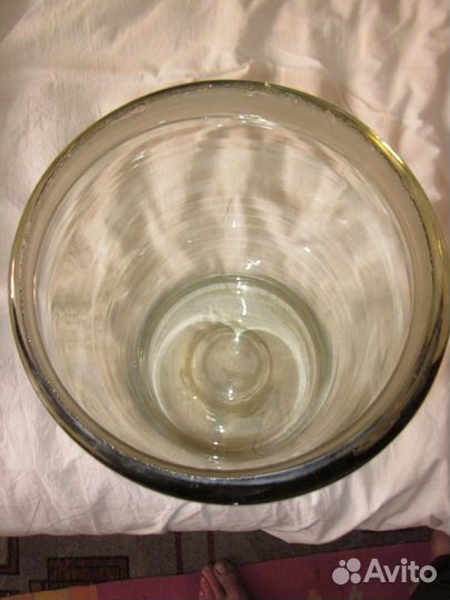 Старинная стеклянная банка