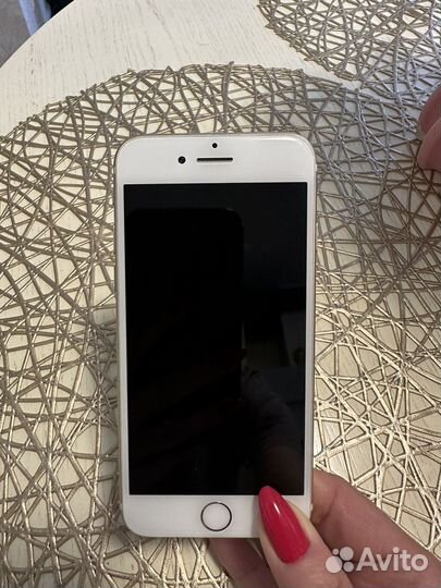 Смартфон iPhone 7