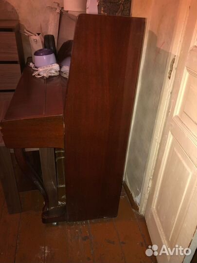 Пианино чайковский с фигурными ножками