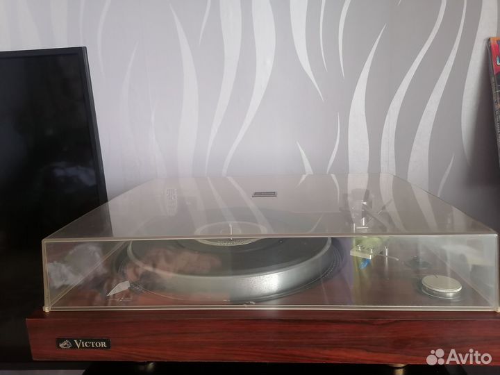 Проигрыватель виниловых пластинок