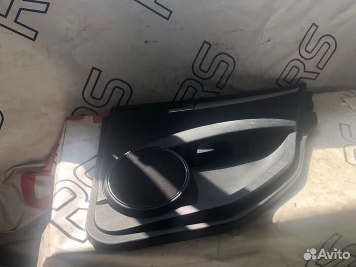 Обшивка двери задняя правая Mercedes-Benz C-Class