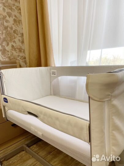 Приставная кроватка chicco next2me magic