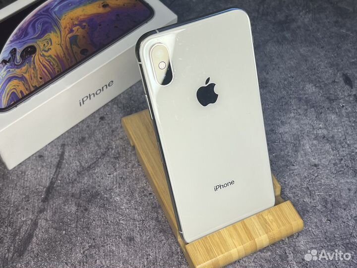 iPhone Xs, 64 ГБ