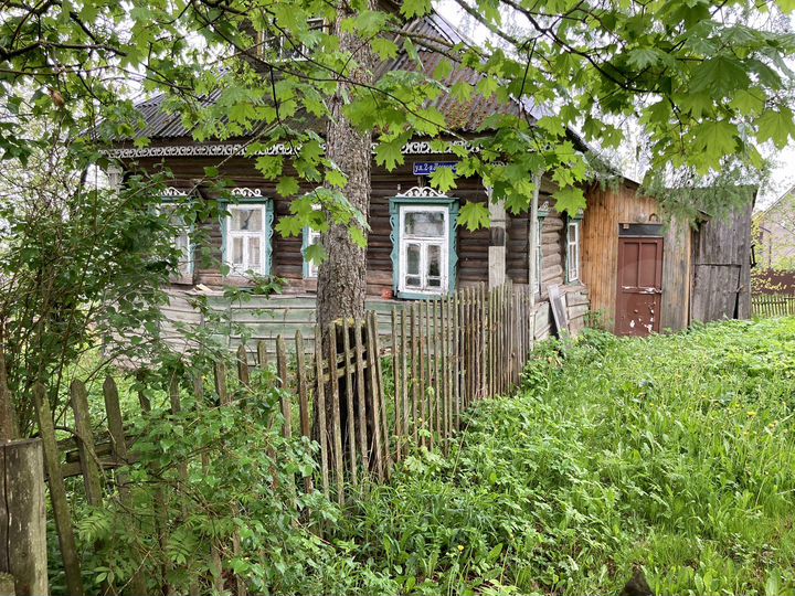 Дом 30 м² на участке 8 сот.