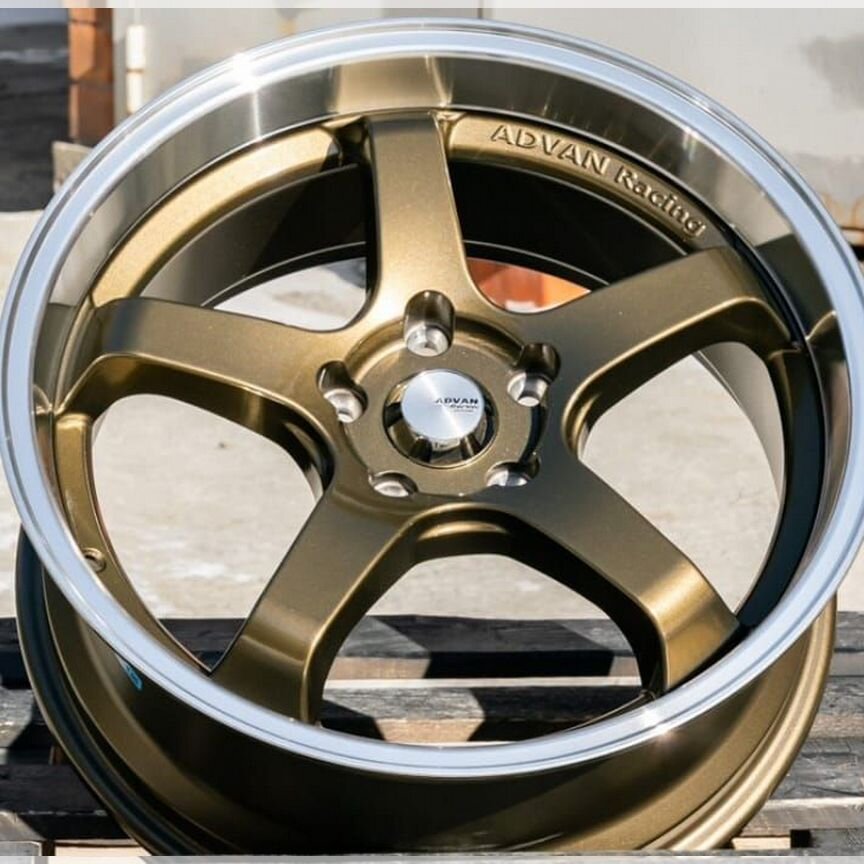 Литые диски Advan Gewalt 8×R18 5×114.3