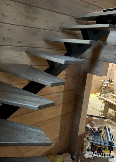 Лестничиный металлокаркас