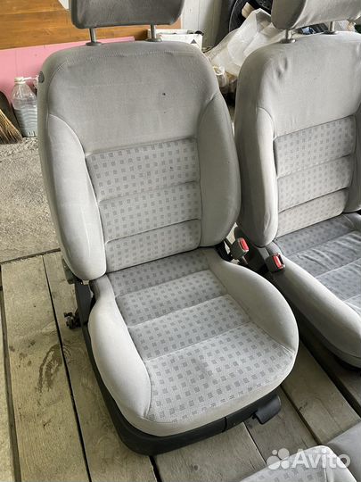Сиденья golf 4