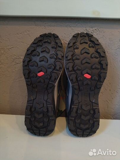 Кроссовки outventure новые