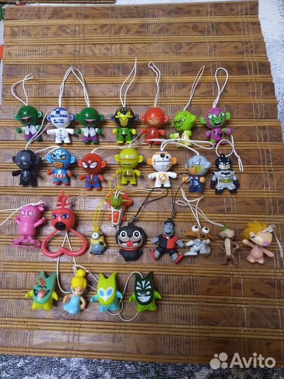 Коллекция киндер брелоков