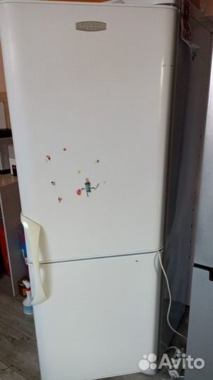 Продам двухкамерный холодильник