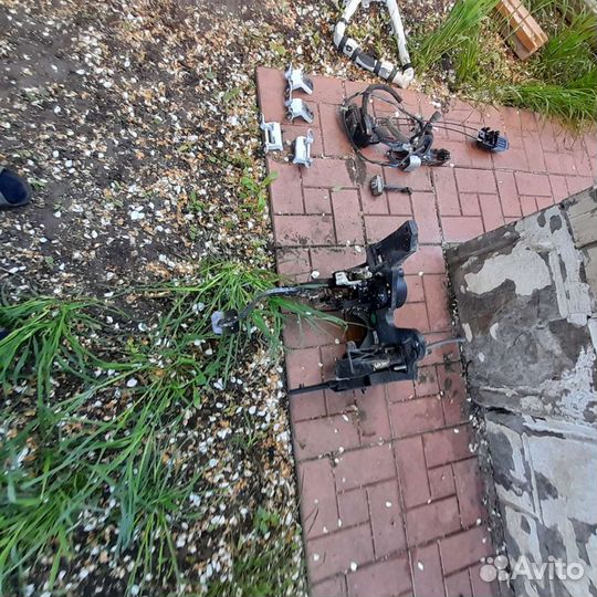 Nissan tiida педали