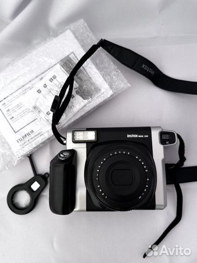 Плёночный фотоаппарат полароид instax wide 300