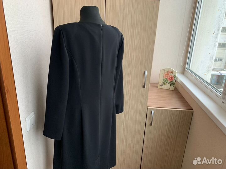 Красивое черное офисное платье 46-48