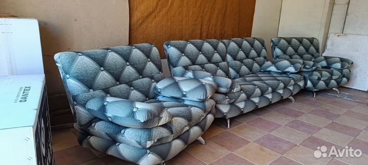 Диван и 2 кресла комплект бу в новой перетяжке