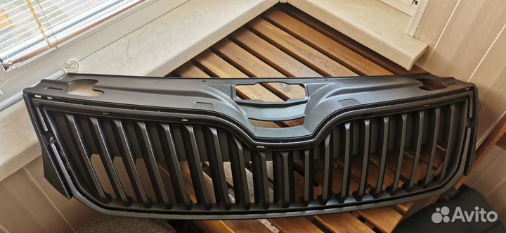 Решетка радиатора Skoda Rapid без молдинга