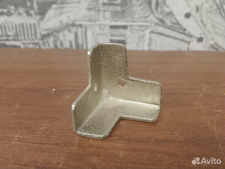 Уголки на акустические колонки