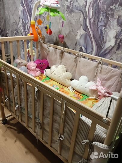 Детская кроватка с матрасом