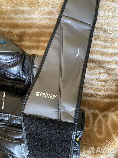 Боксерские перчатки Everlast