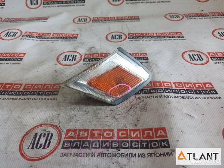 Габарит левый toyota mark II