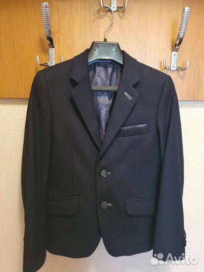 Новый детский школьный костюм 32 размер