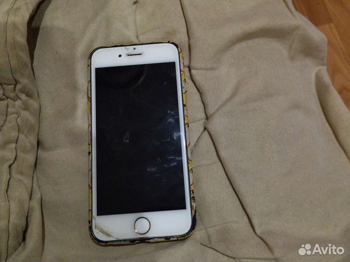 Телефон iPhone 6