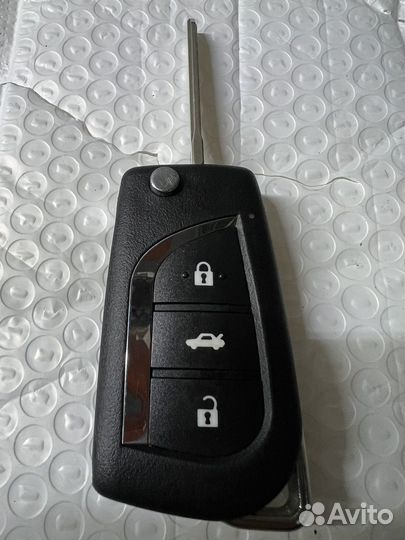 Ключ Toyota Corolla Camry с программированием