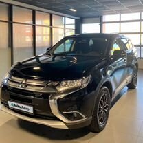 Mitsubishi Outlander 2.0 CVT, 2018, 81 550 км, с пробегом, цена 2 400 000 руб.