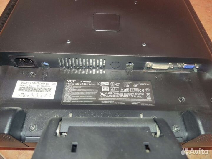 Монитор с колонками NEC MultiSync 175VXM+
