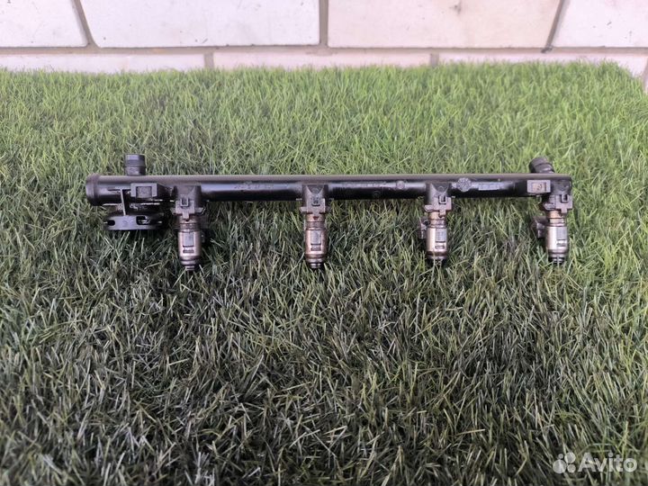 Топливная Рампа с форсунками Renault Megane 1